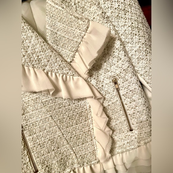 EUC elegant white women’s moto jacket with ruffles size M - Picture 8 of 16